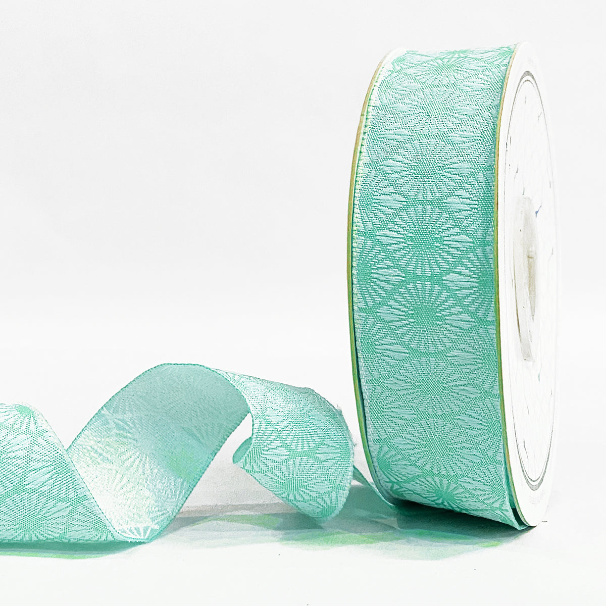 elevate your decor with weaved ribbon creations / littl